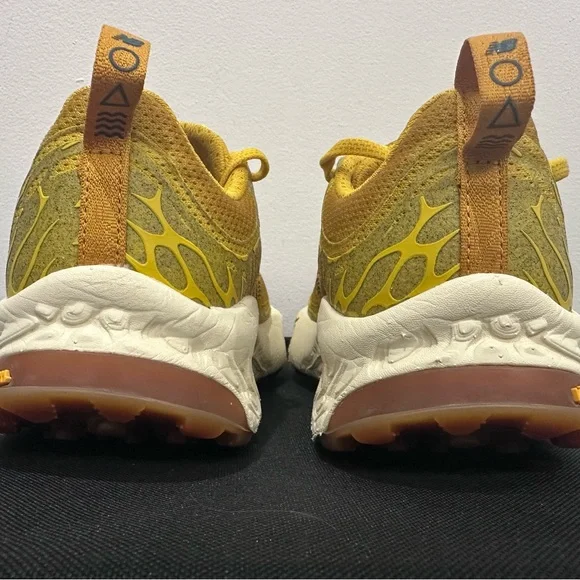 NEW BALANCE FRESH FOAM X HIERRO V8 COLOR MUSTARD SNEAKERS SIZE: 6.5 WOMENS - Picture 5 of 10
